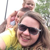 Profile Image for Leanne Cox.