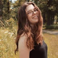 Profile Image for Elizabeth Clayton.